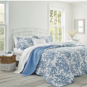 Laura Ashley Bedford Quilt And Sham Set King Delft